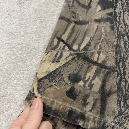 Cabela's camo cargo pants Y2K khaki camouflage pattern loose leg outdoors hunting utility trousers