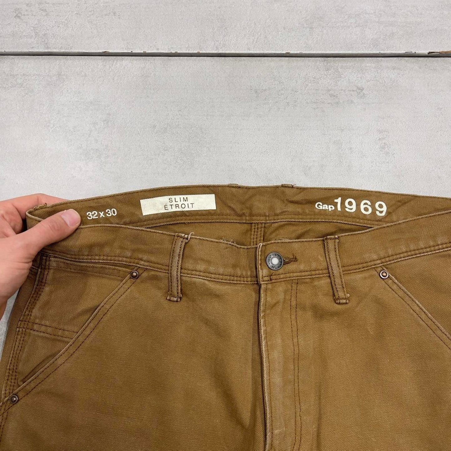 GAP carpenter jorts W32
