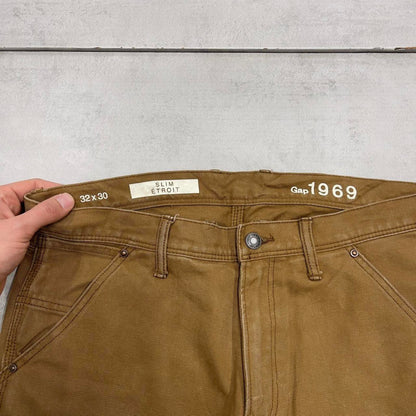 GAP carpenter jorts W32