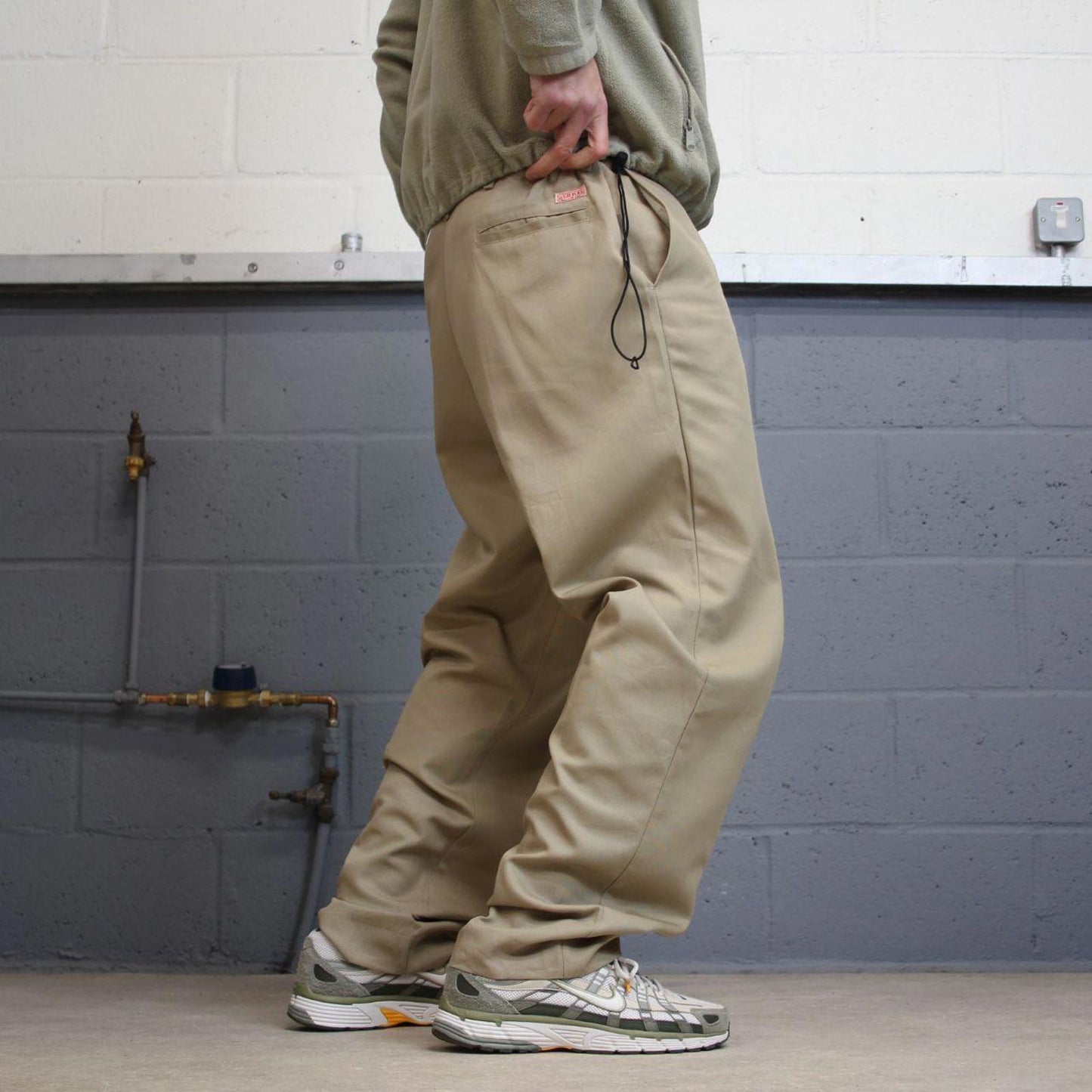 Y2k baggy work pants loose beige Chino style skate trousers Red Kap workwear patch logo