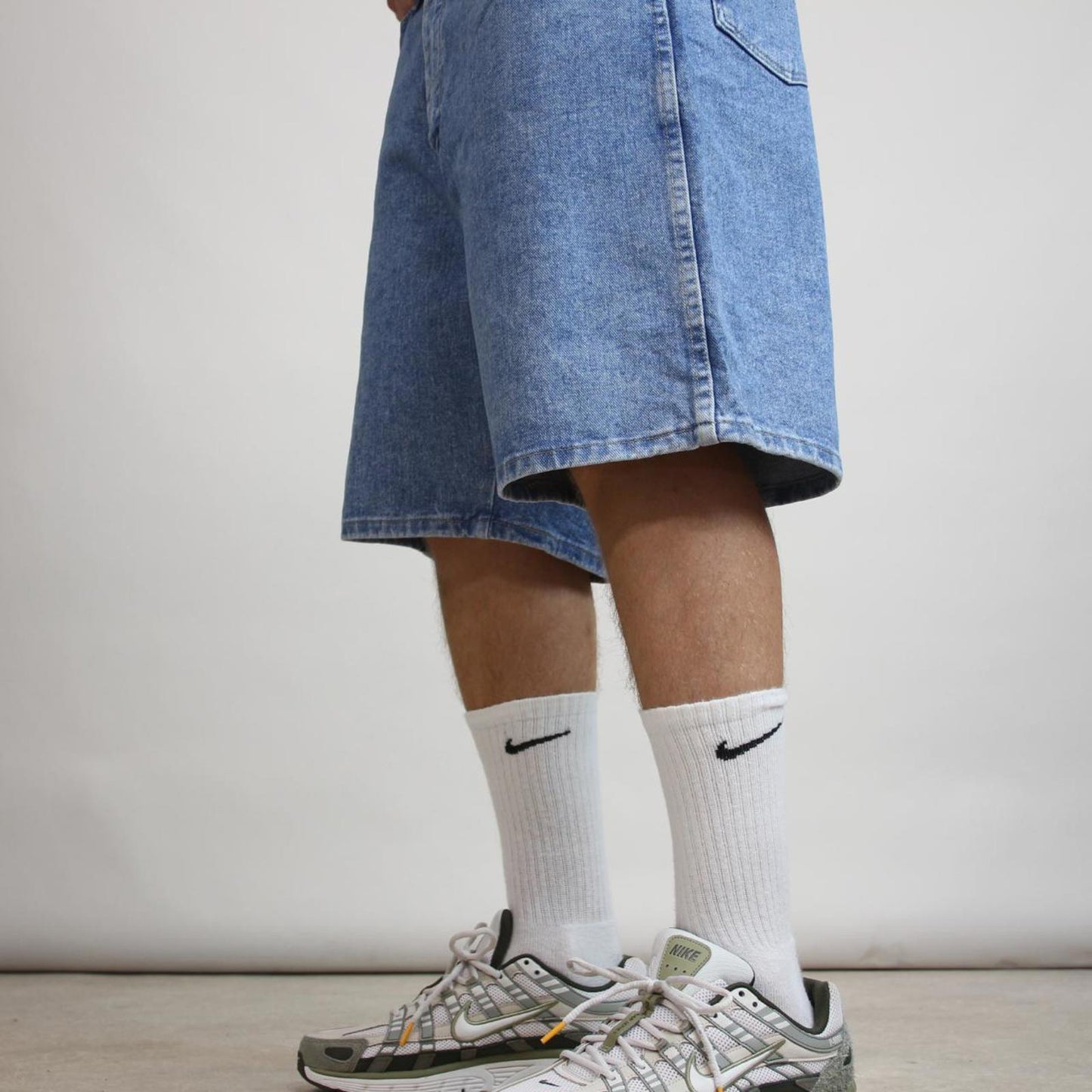 Mens blue denim Wrangler jorts W38