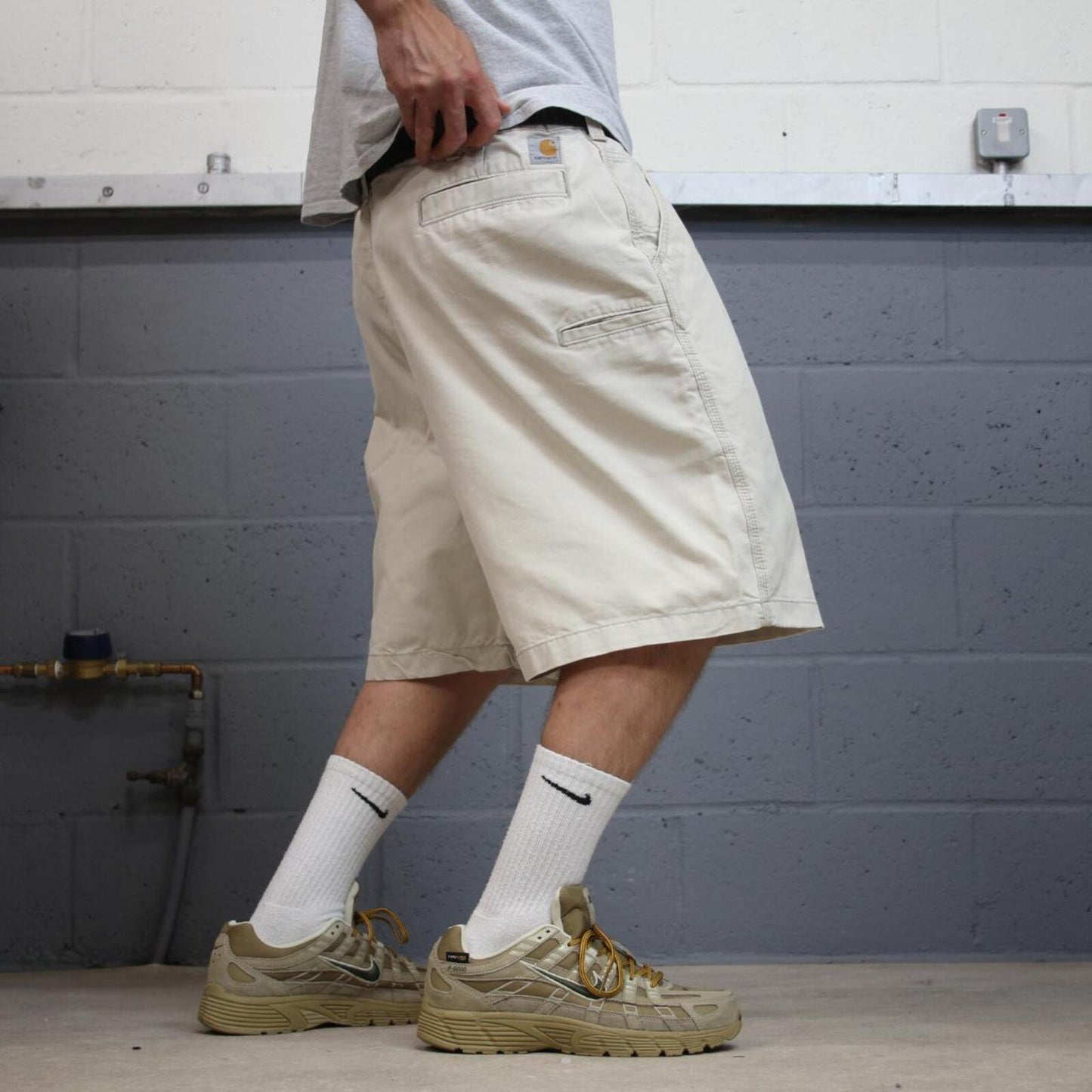 Carhartt baggy shorts carpenter loose beige Relaxed fit canvasy skater style cargo work shorts