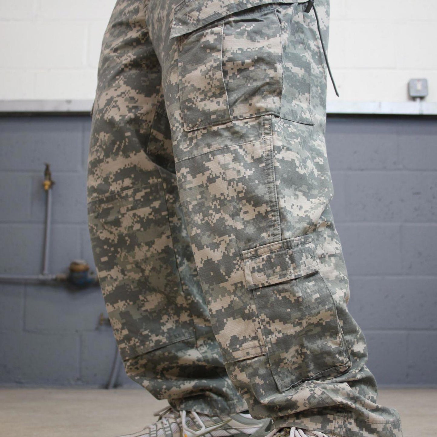 Camo cargo pants W36L30 khaki digital forest camouflage loose straight y2k style cargo trousers