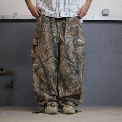 Realtree baggy camo cargo pants wide leg Y2K khaki Gander loose fit camouflage outdoors trousers