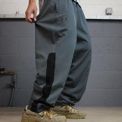 Y2K Under Armour tracksuit bottoms grey Loose lightweight floaty track pants