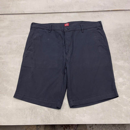 Navy Levis XX Chino shorts W38