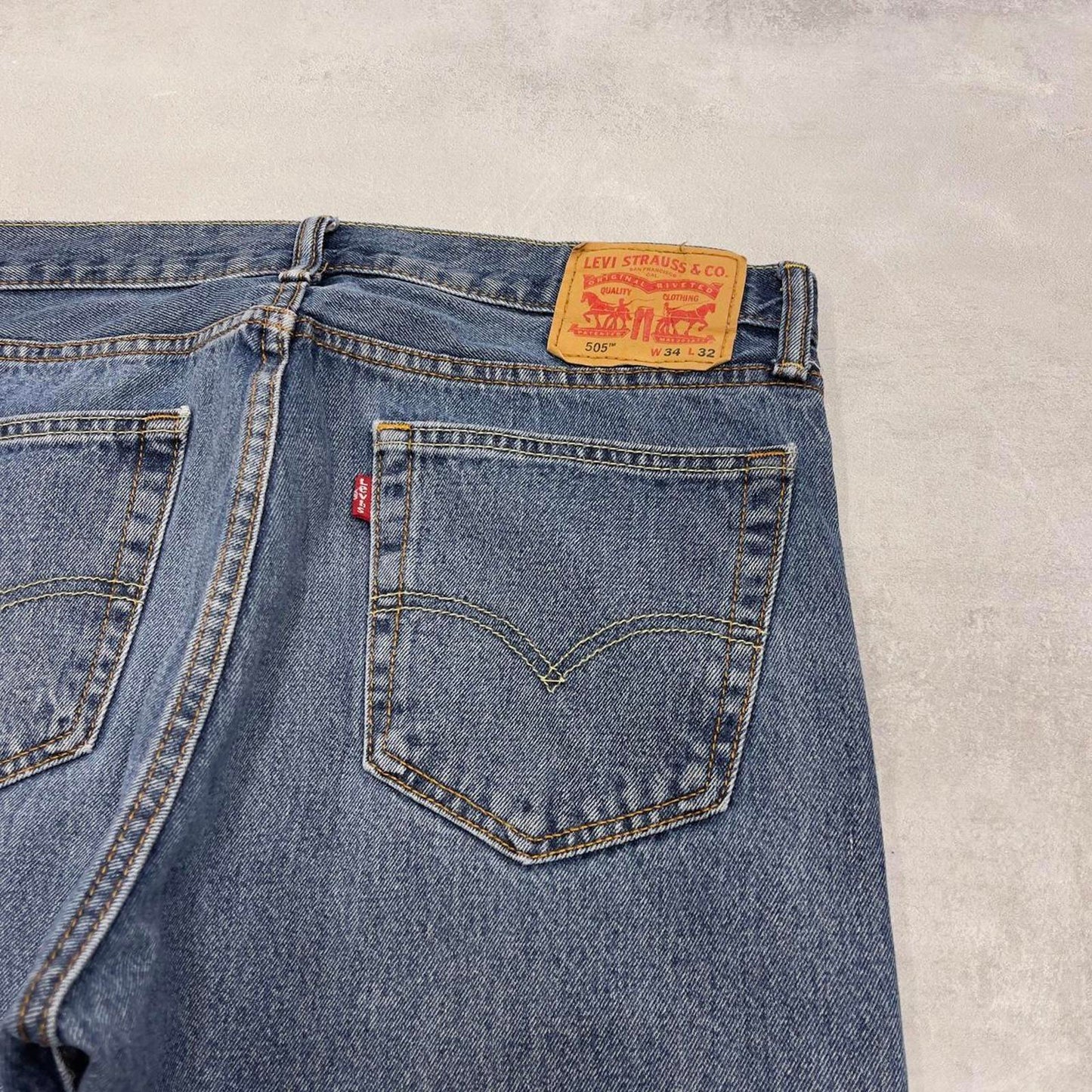Blue Levis 505 jeans W34L32 blue straight leg y2k style pants red tab logo