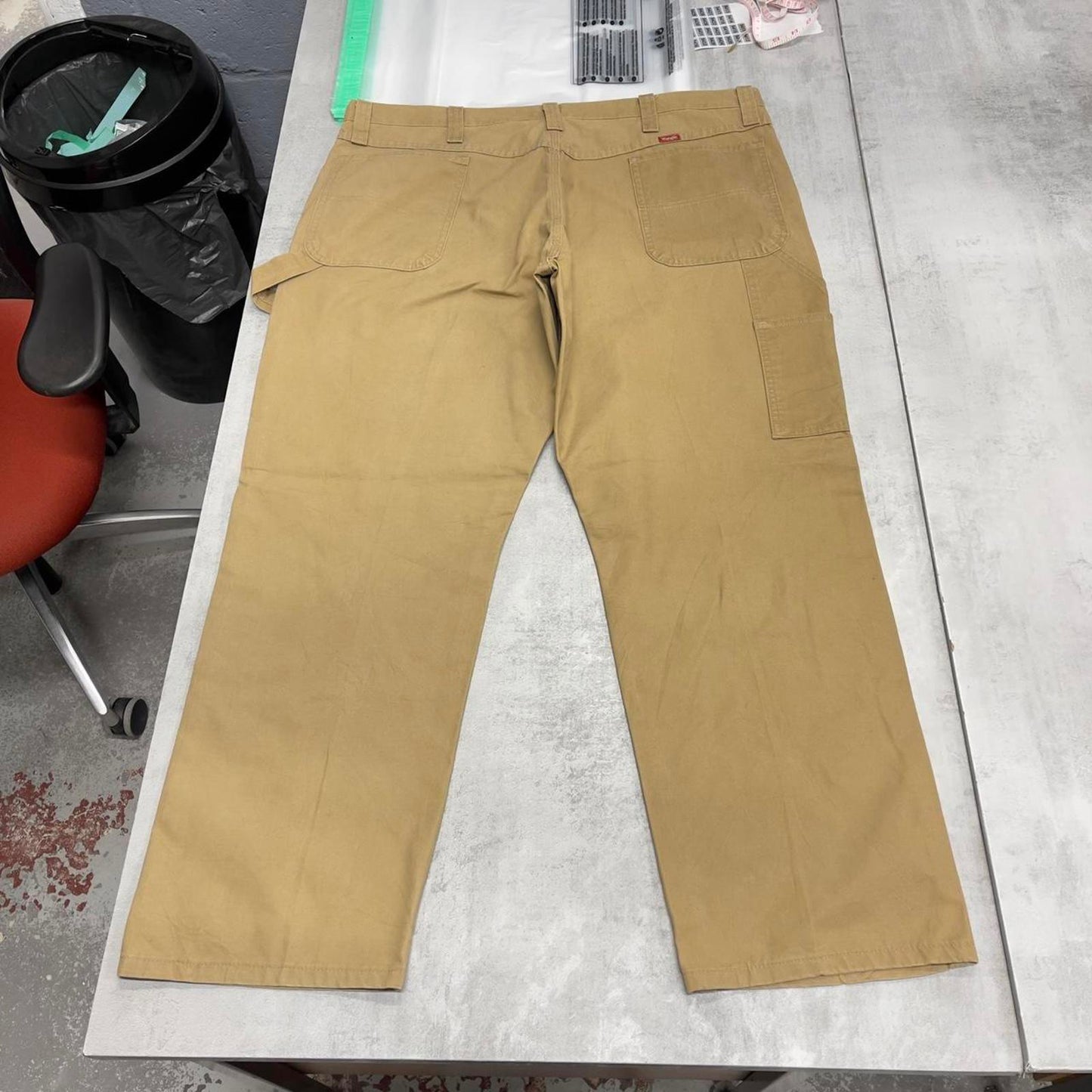 Baggy Wrangler carpenter trousers W42L30 sand brown 90s workwear skate style cargo pants