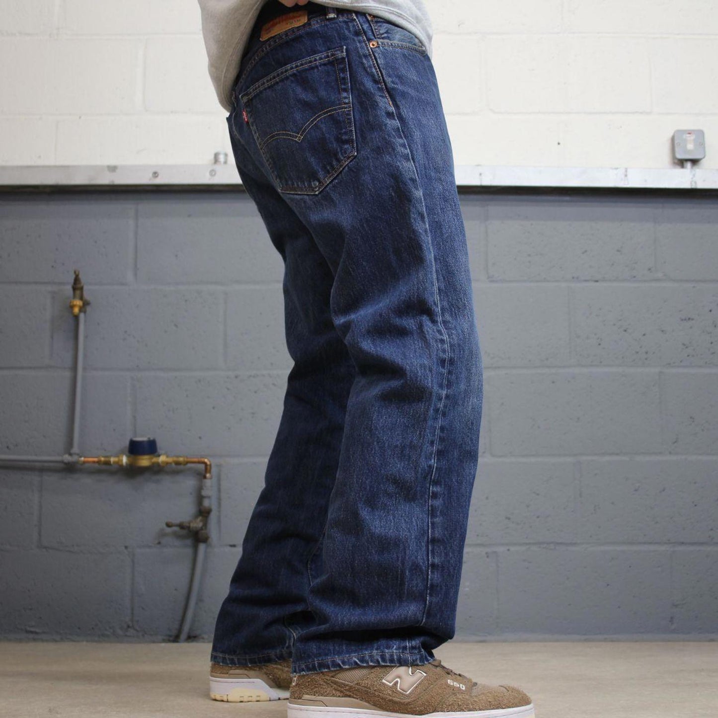 Vintage y2k Levis 505 jeans blue Casual style 5 pocket straight leg denim pants