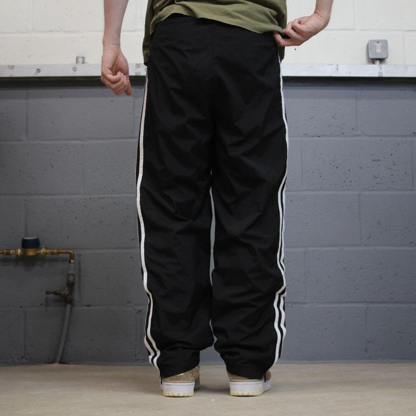 Y2K Adidas tracksuit bottoms loose black Embroidered soft lined side stripe track pants
