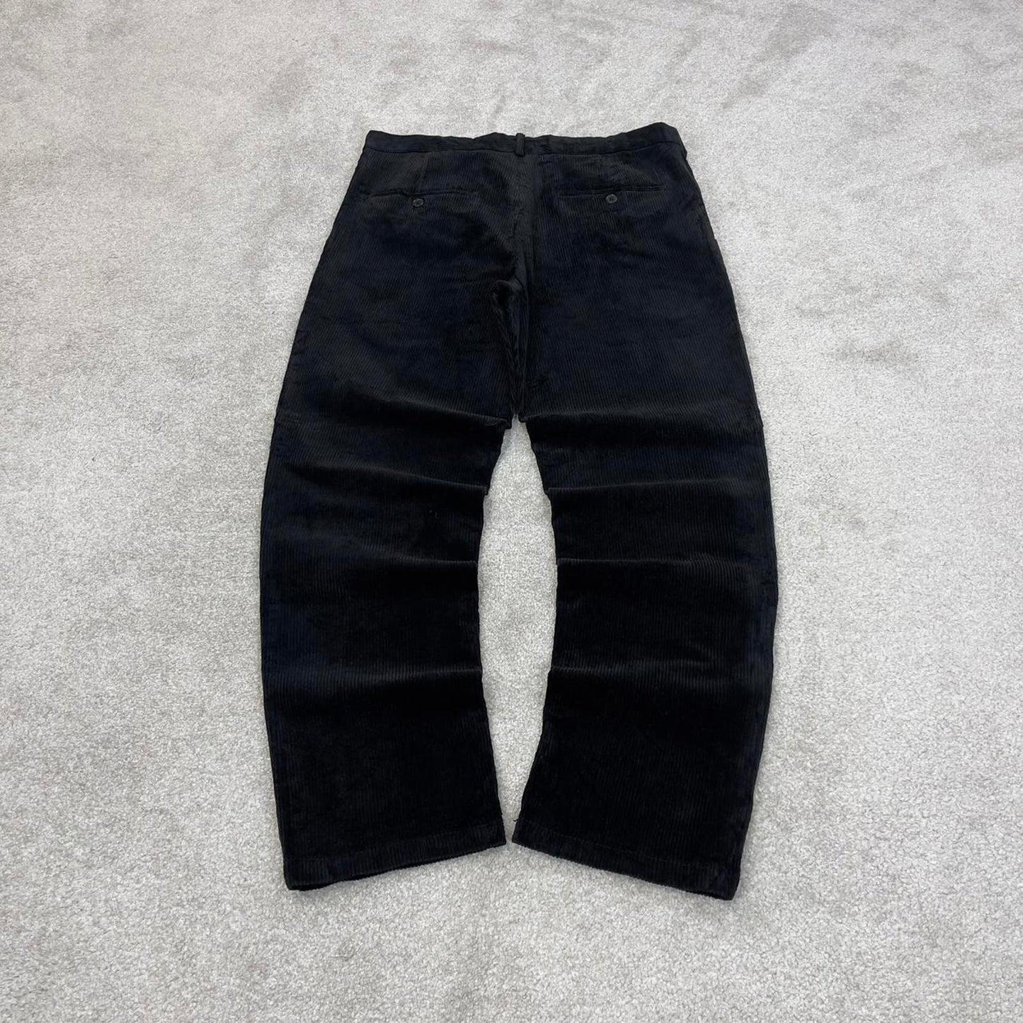 Black H&M wide wale corduroy trousers W32L30 loose pleated jumbo cord pants 90s skate style