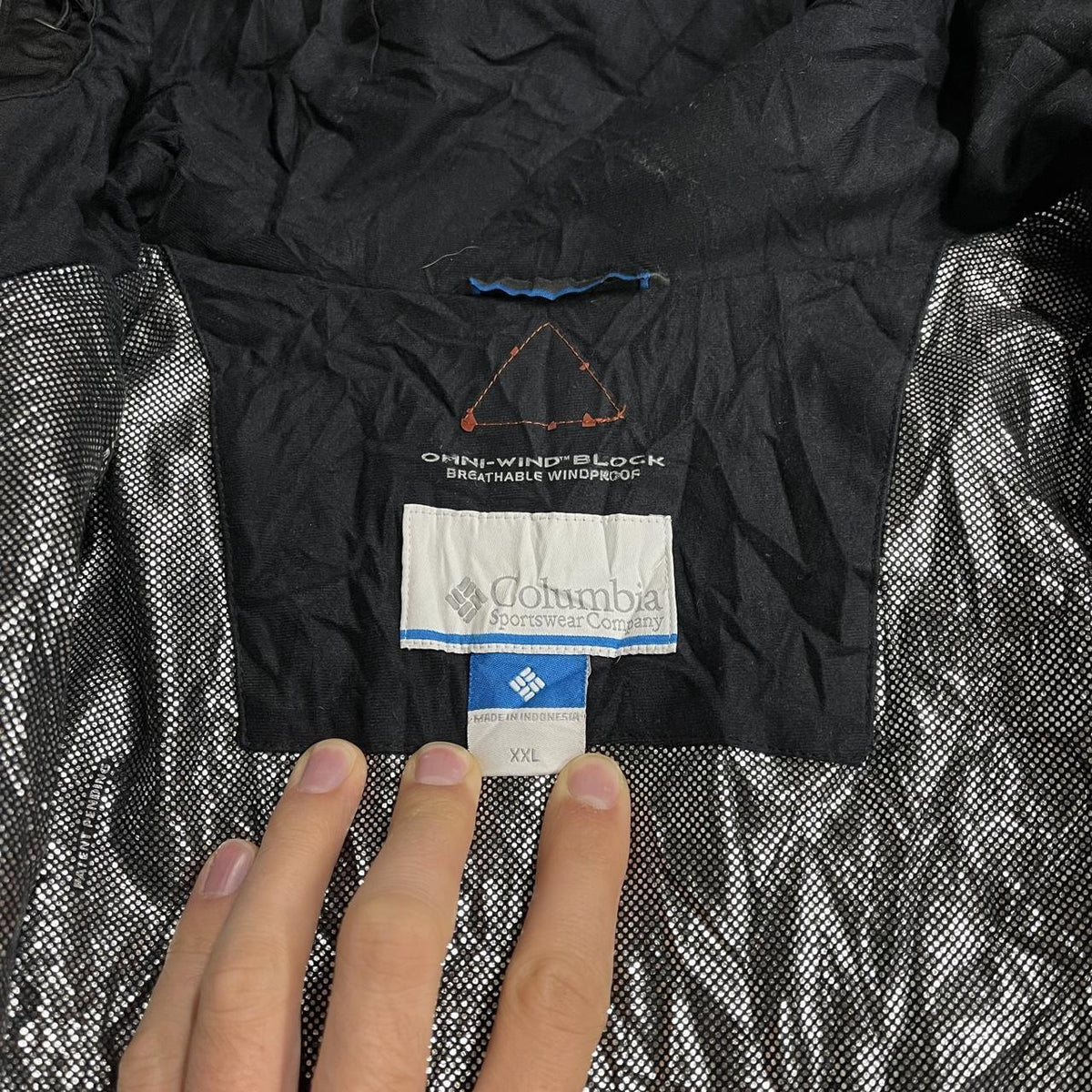 Columbia Omni-Wind tech jacket black paneled breathable technical jacket adjustable