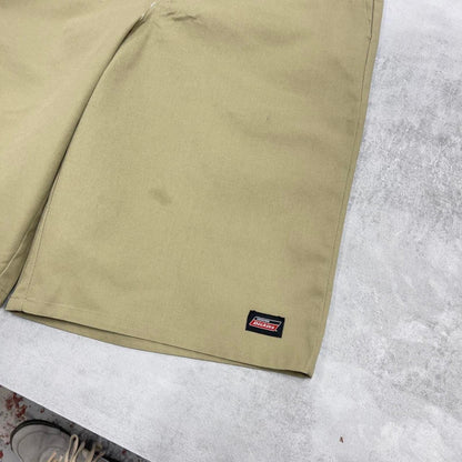 Baggy Dickies carpenter shorts W36