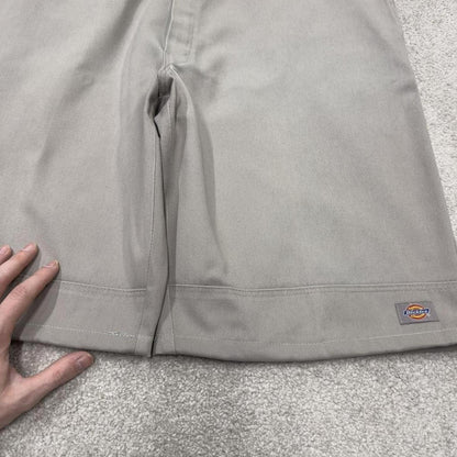Dickies baggy chino shorts carpenter grey Chino style skater shorts long loose leg festival