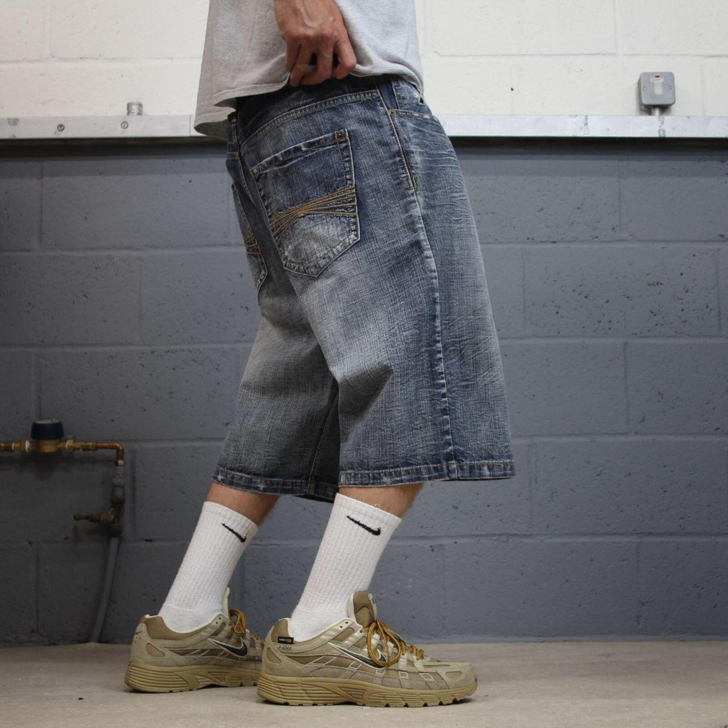 Baggy Y2K embroidered shorts long leg blue Halifax skater style brand surf jorts