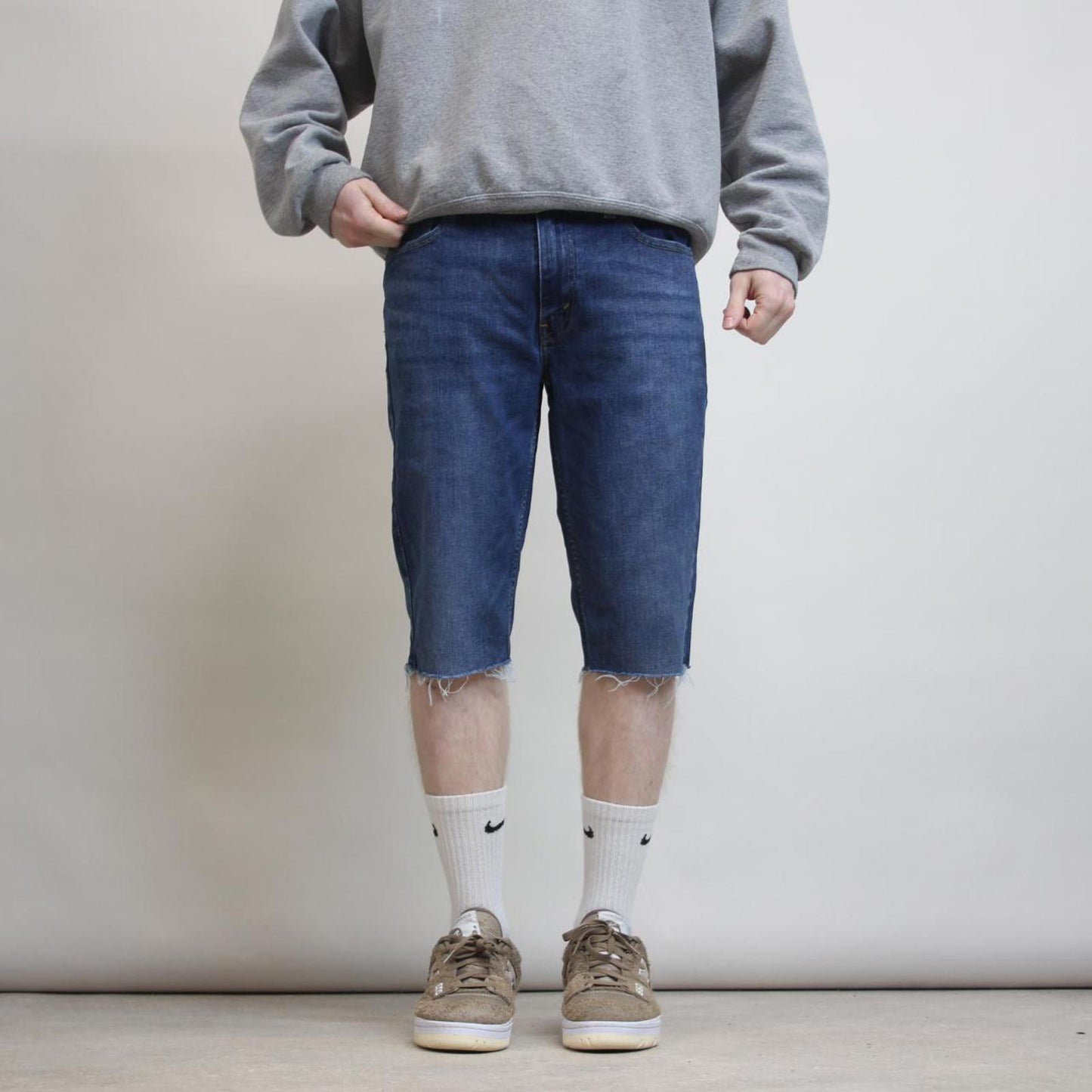 Mens Levi’s jorts W33
