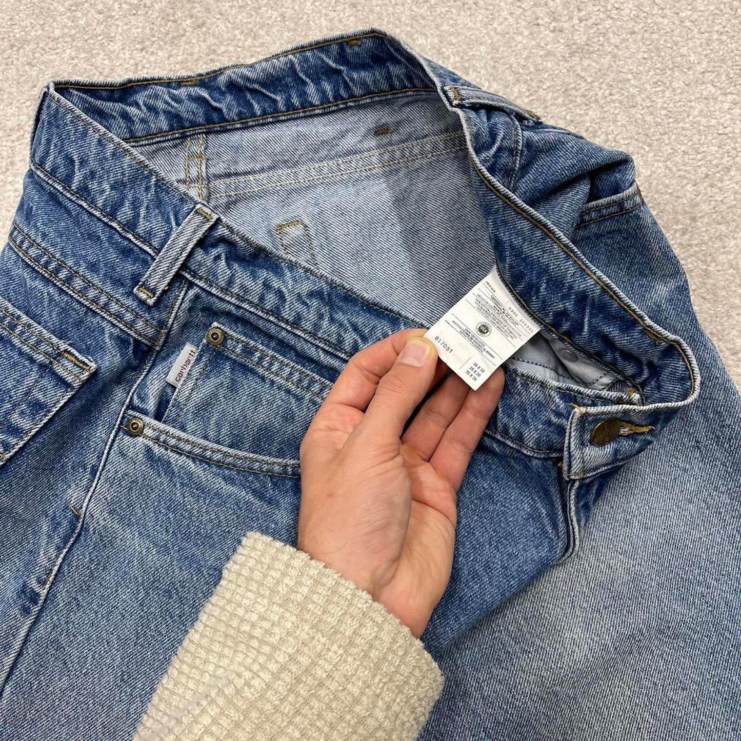 Vintage blue Carhartt jeans W36L30 loose baggy denim 90s style skater jeans patch logo