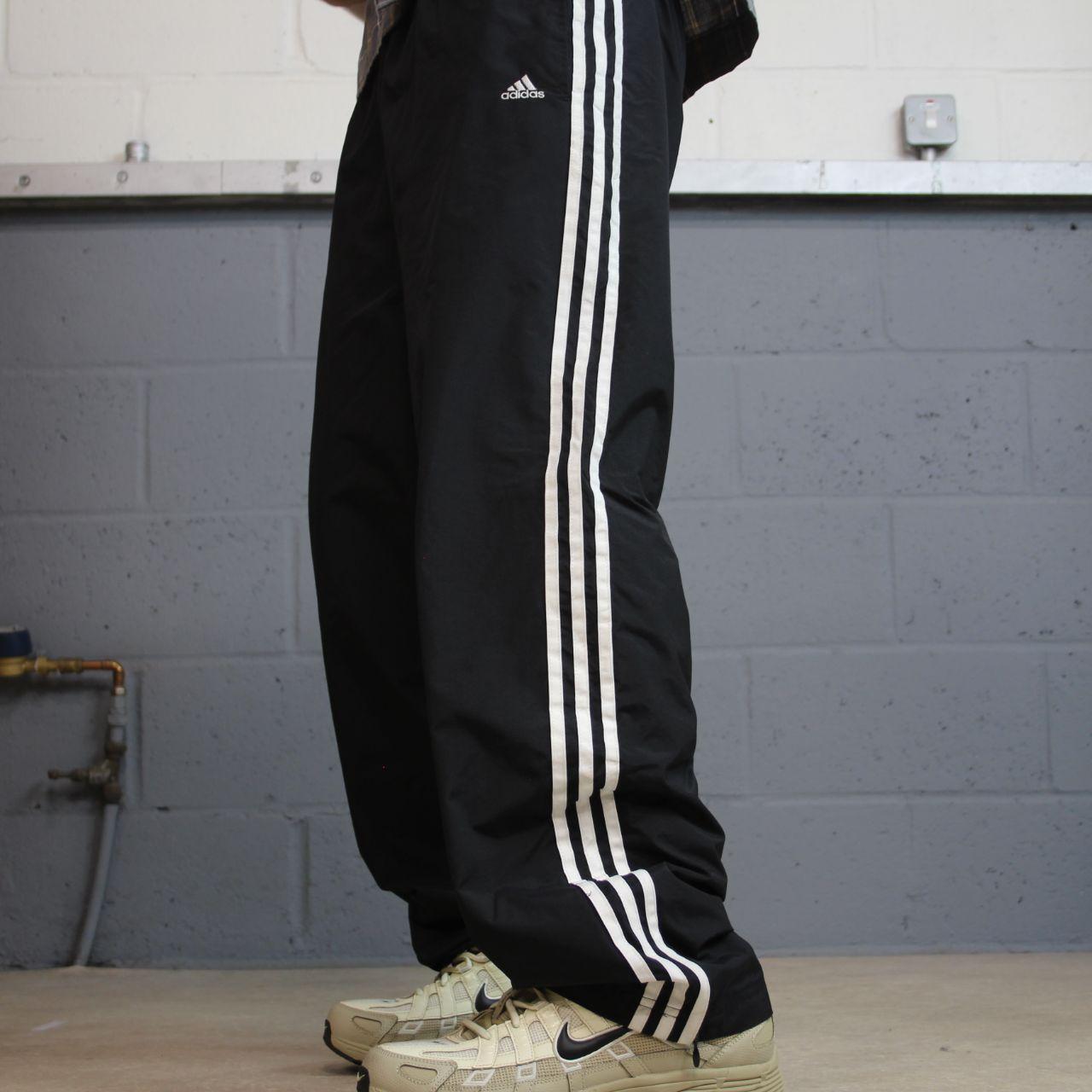 Y2K Adidas tracksuit bottoms loose leg black M Loose lined side stripe embroidered logo track pants