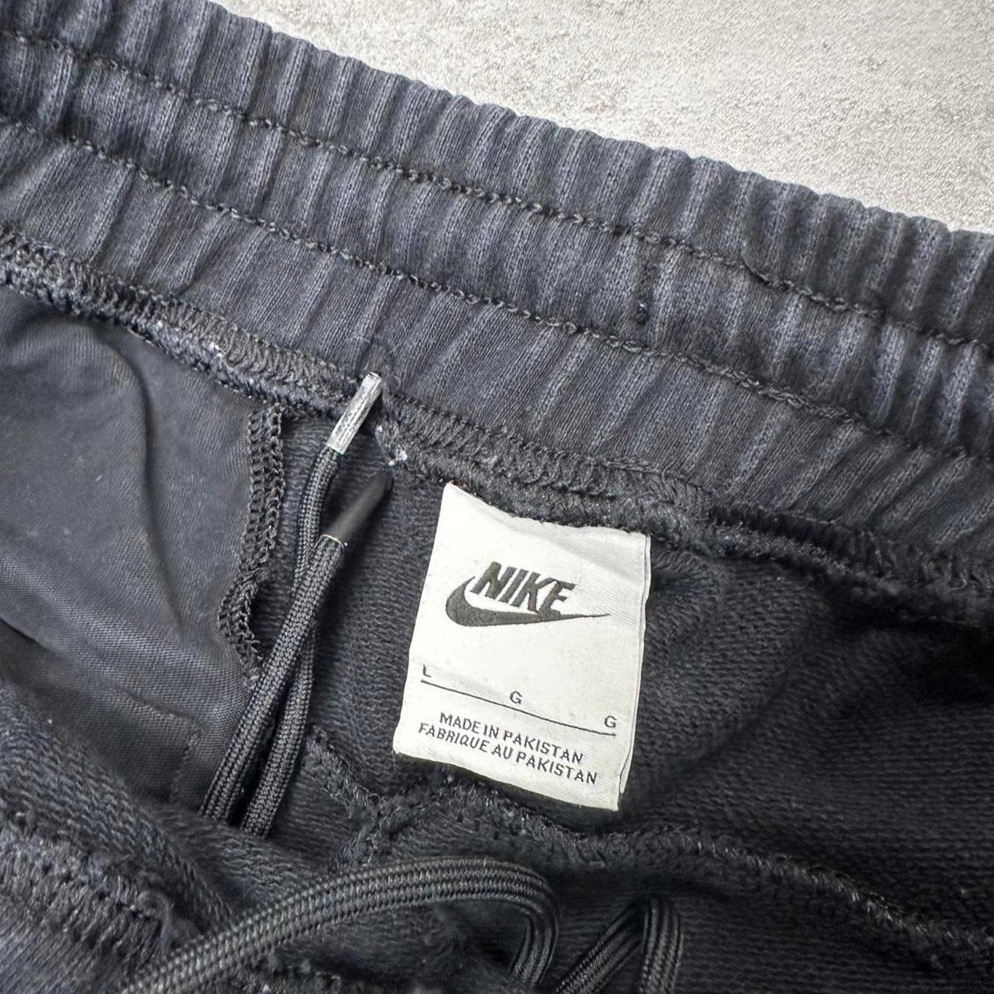 Black baggy Nike joggers L y2k style sportswear track pants loose fit