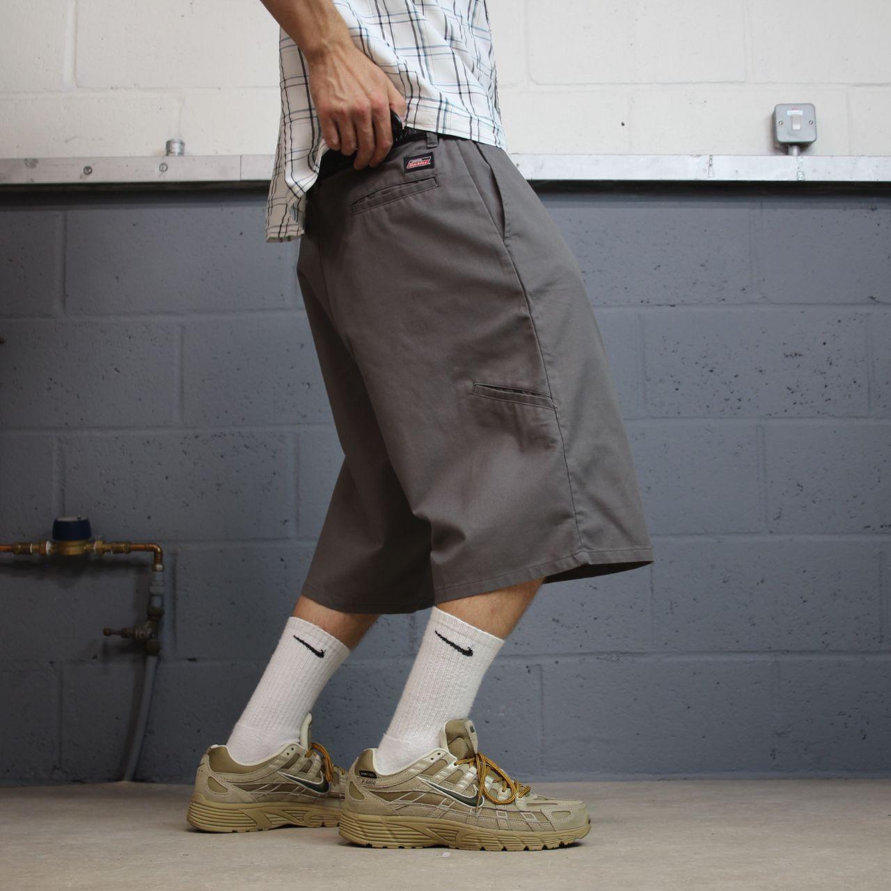 Dickies baggy cargo shorts W42 grey long leg chino style summer skater shorts