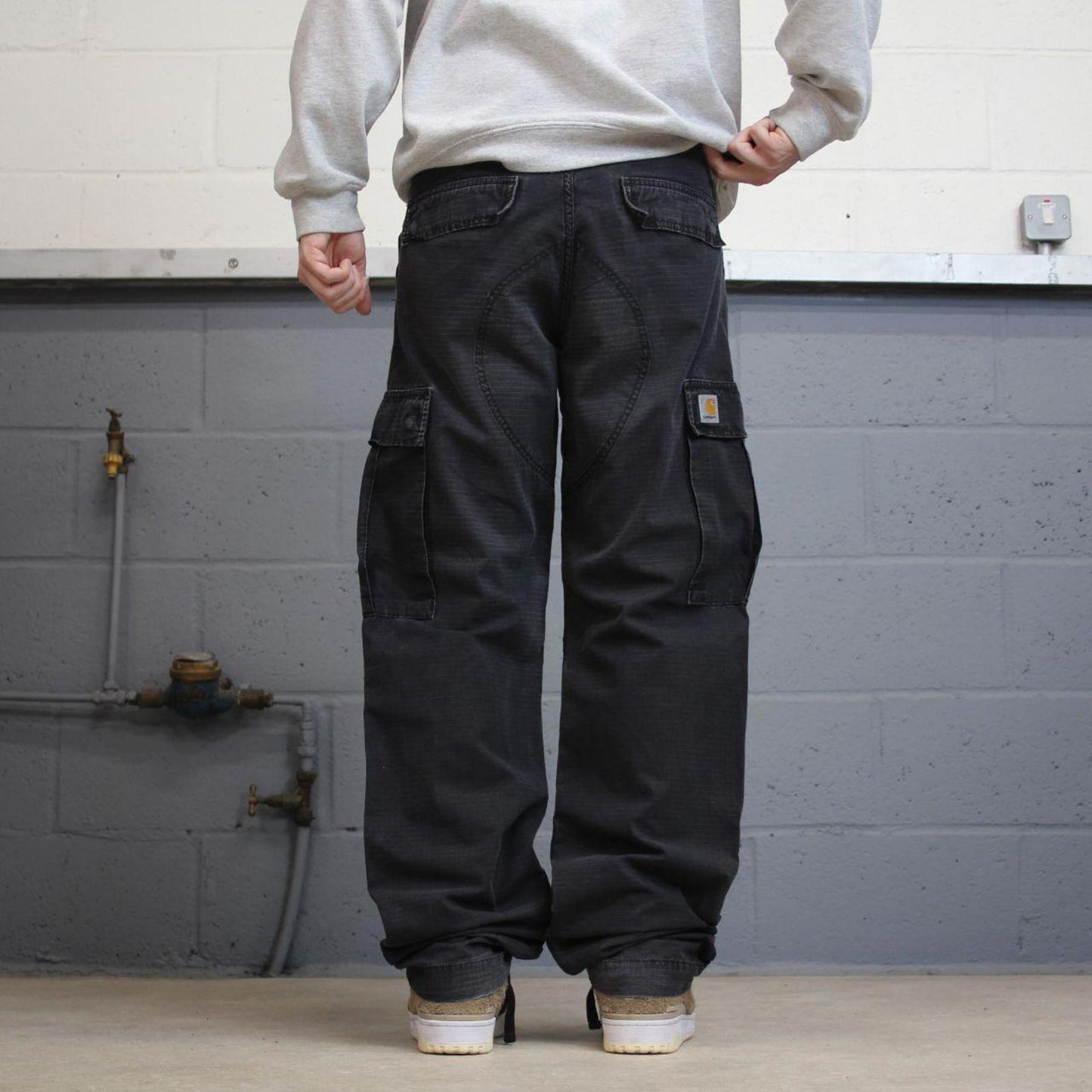 00s Carhartt WIP cargo pants black W31L34 90s skater style workwear cargos