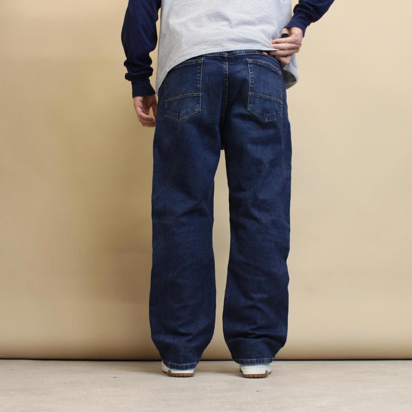 Blue Wrangler jeans W40L30 straight leg 90s style denim jeans