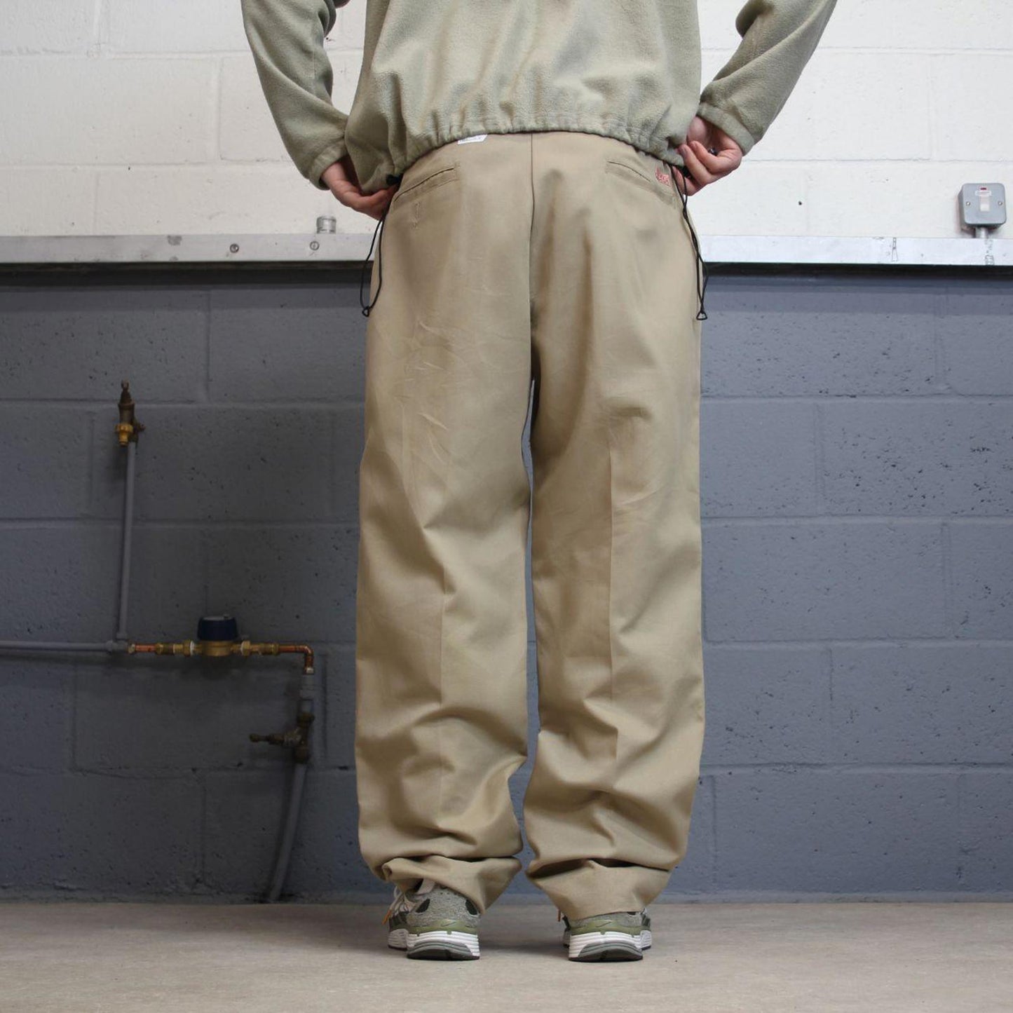 Y2k baggy work pants loose beige Chino style skate trousers Red Kap workwear patch logo