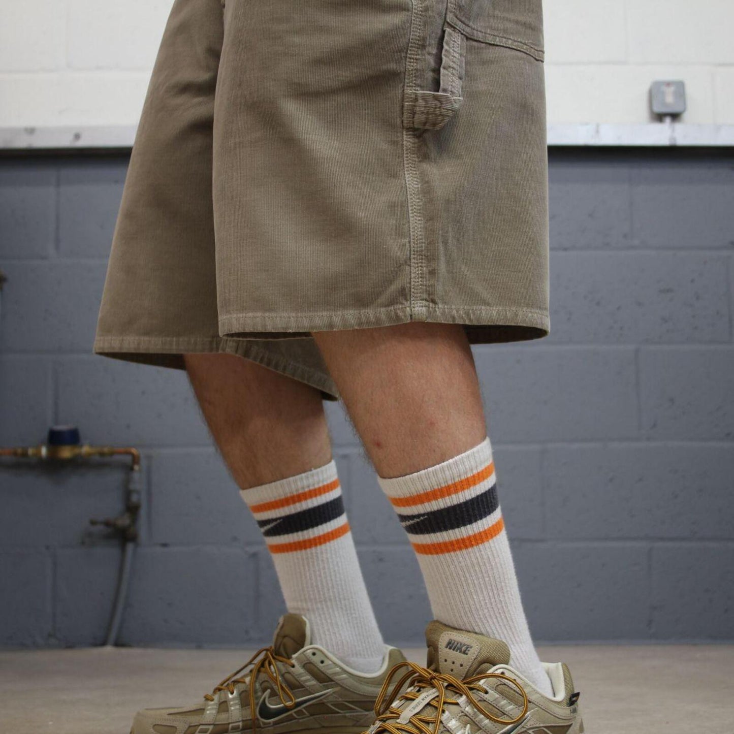 Levi’s baggy corduroy shorts carpenter khaki Loose fit cord skate style cargo shorts