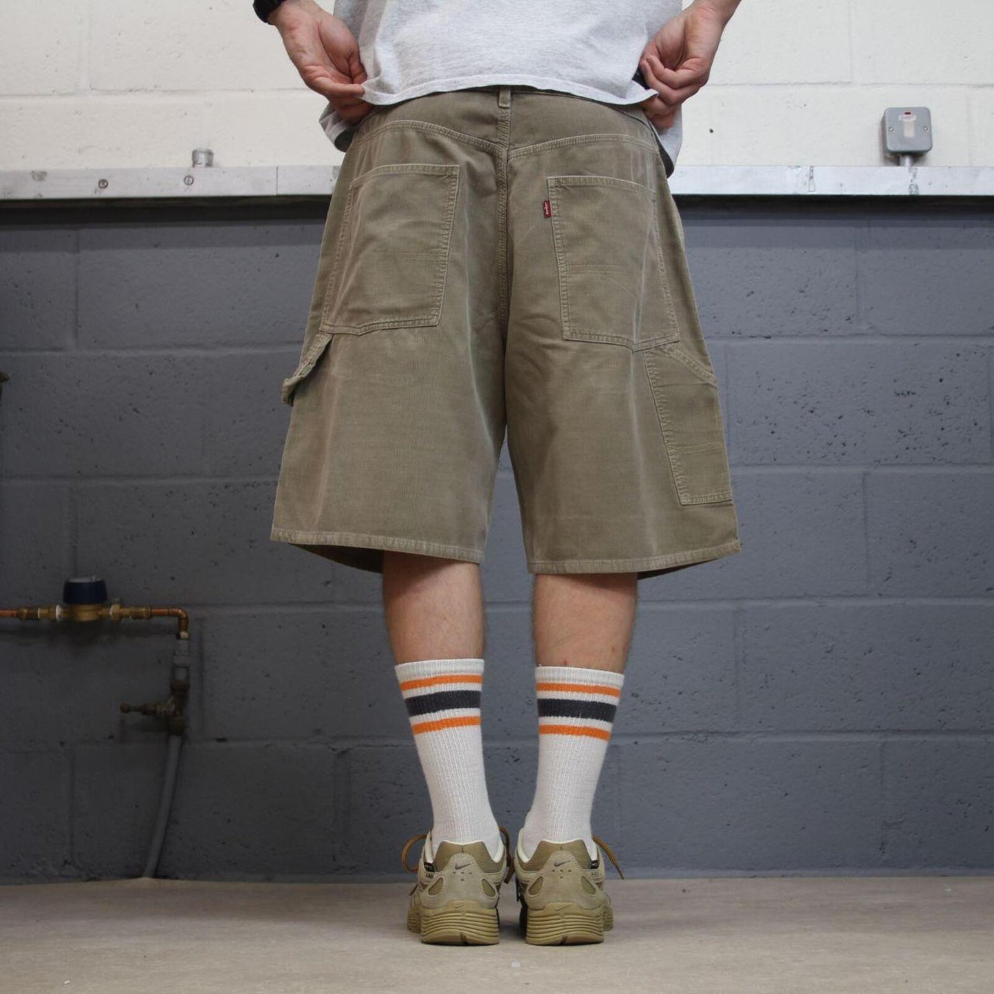 Levi’s baggy corduroy shorts carpenter khaki Loose fit cord skate style cargo shorts