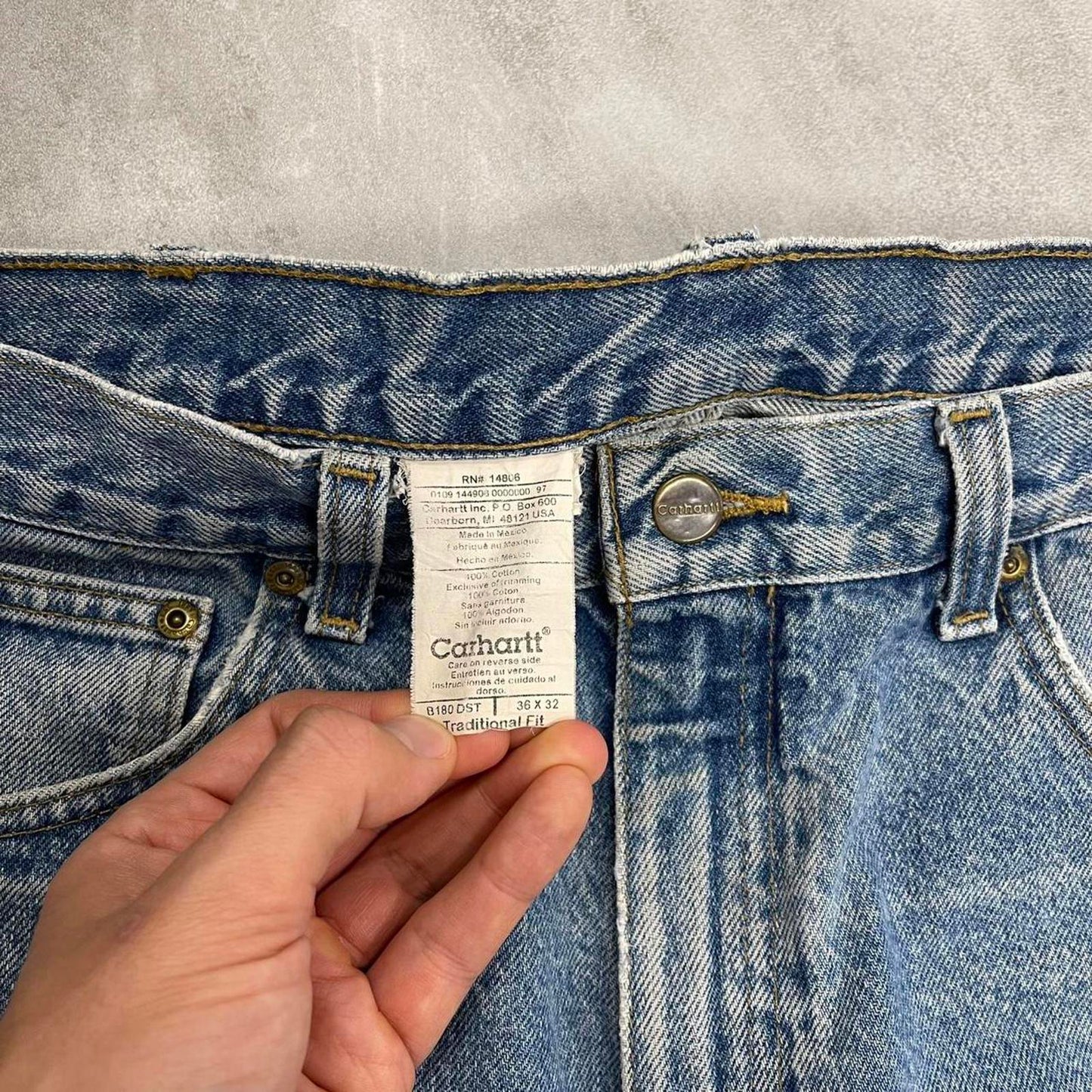 Blue vintage Carhartt jeans W36 L32 Loose traditional fit denim work jeans