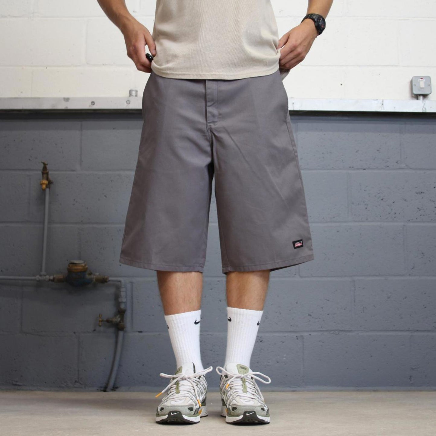 Baggy grey Dickies carpenter shorts W38