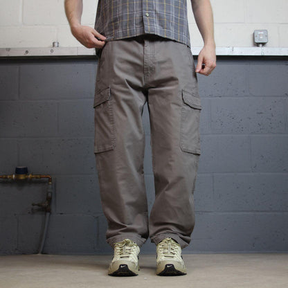 Levi’s cargo pants y2k grey W36L30 Straight leg work pants, white tab logo