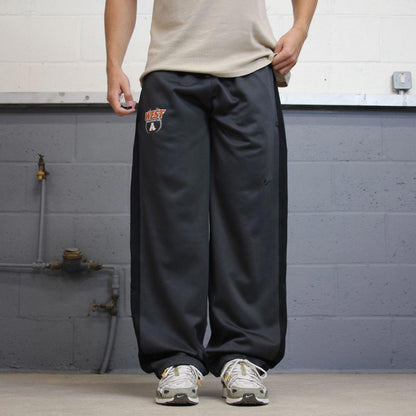 Baggy Nike Trackies XL Grey y2k 00s style fleece lined wide leg joggers embroidered logo side stripe