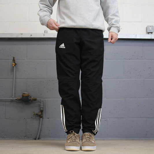 Black Adidas joggers M y2k style sportswear mesh lined track pants print logo