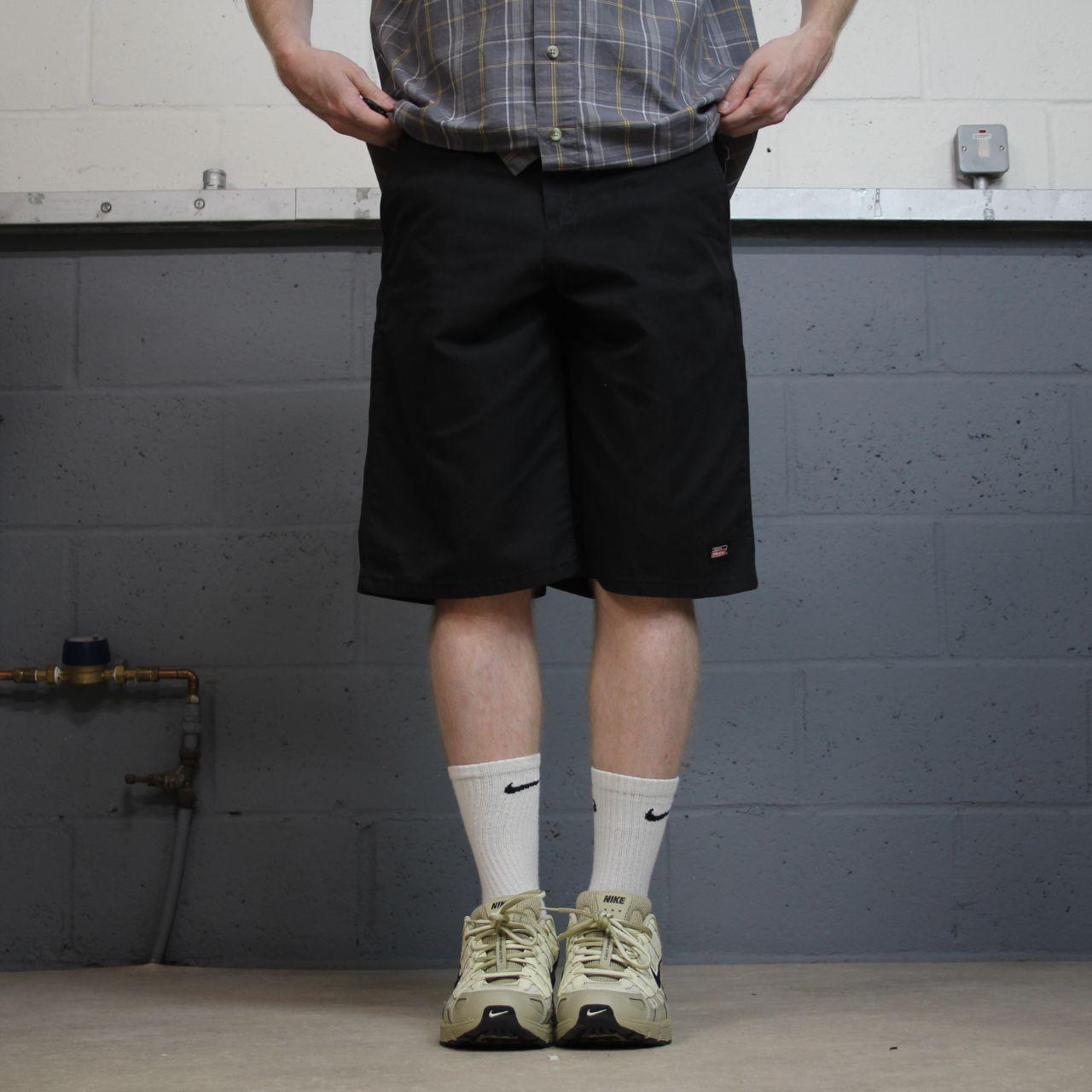 Dickies carpenter chino shorts relaxed black Chino style skater surf shorts loose leg festival