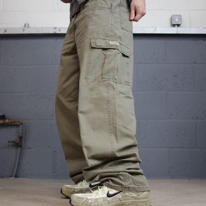Baggy Wrangler cargo pants y2k khaki W32L34 Loose leg 2000s style skater work pants