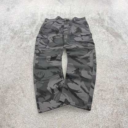 Y2K Wrangler camo cargo pants grey Straight leg regular taper camouflage utility trousers
