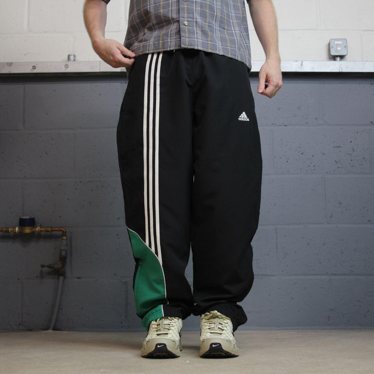 Y2K Adidas baggy tracksuit bottoms black Medium embroidered logo side stripes track pants
