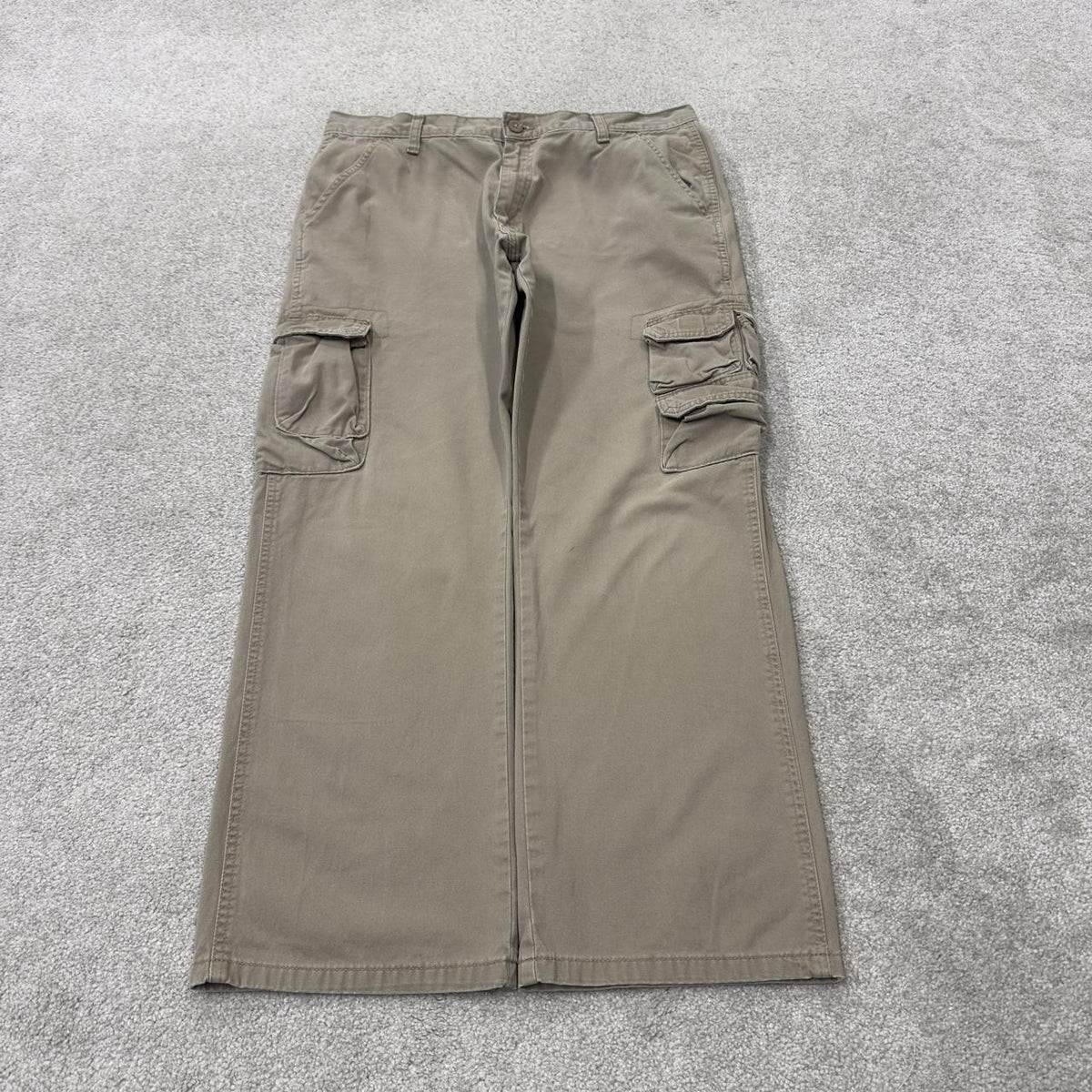 Wrangler cargo pants relaxed y2k khaki Loose straight leg skater work pants