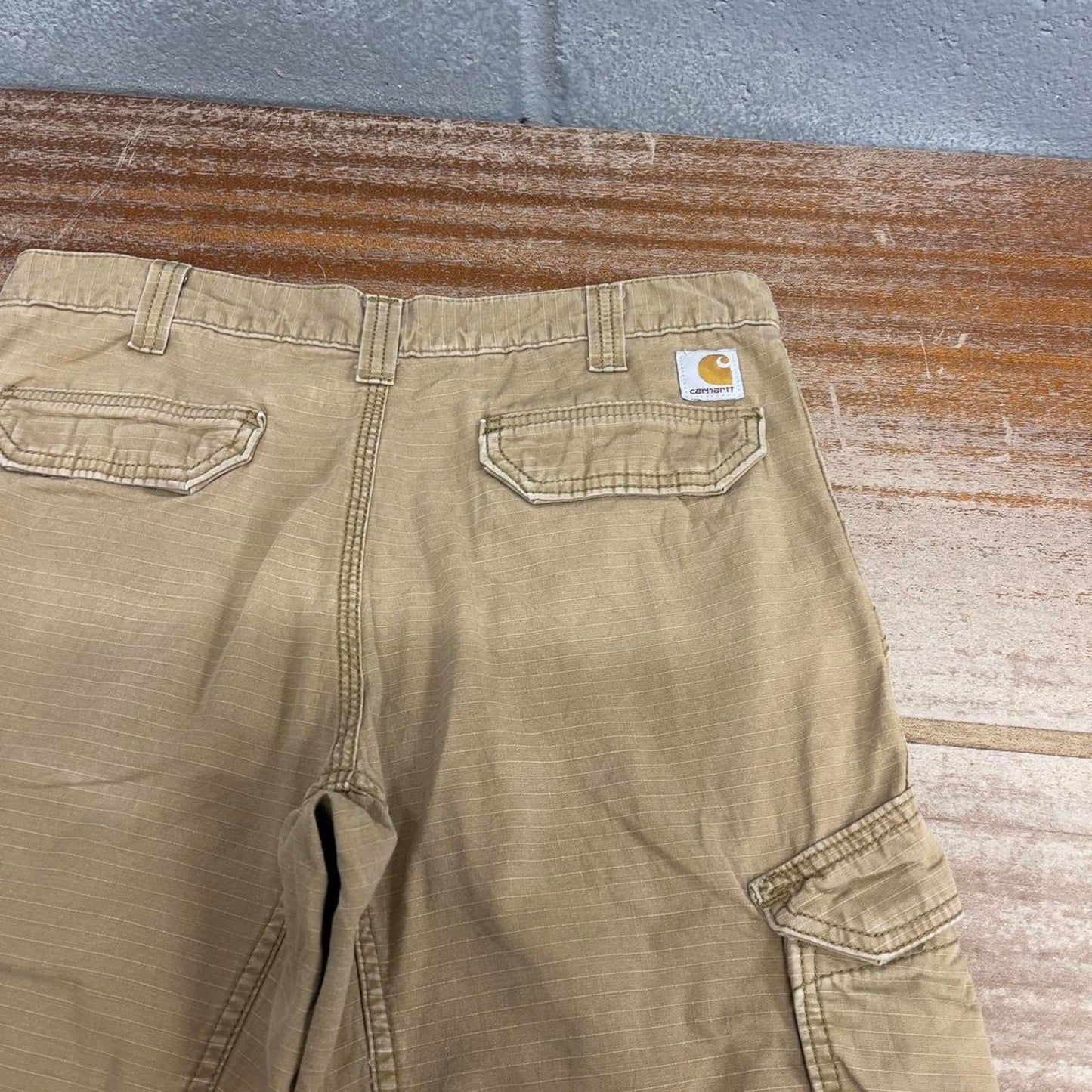 Carhartt cargo shorts W32