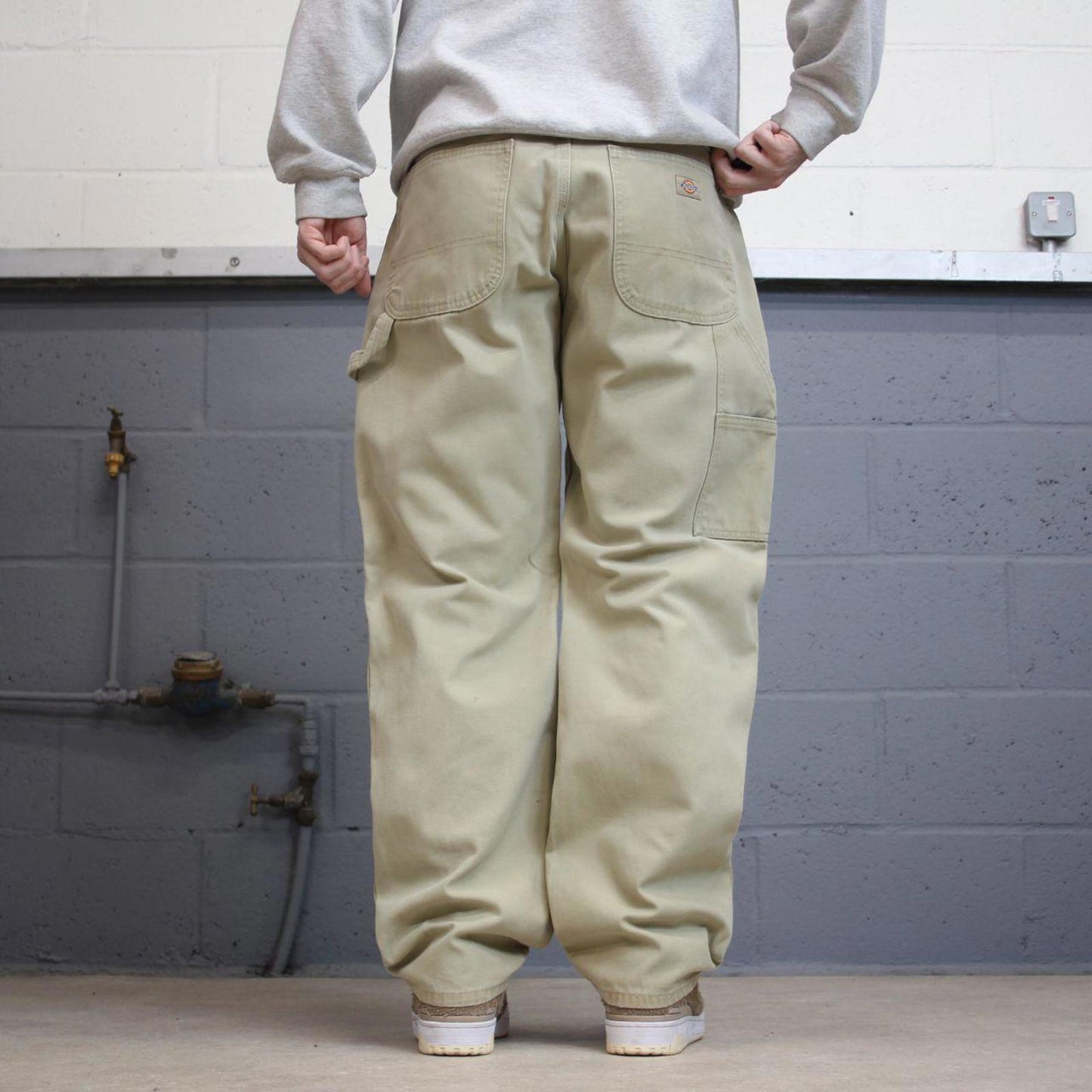 Beige Dickies carpenter jeans W33L32 loose baggy canvas cargo 90s skate style pants