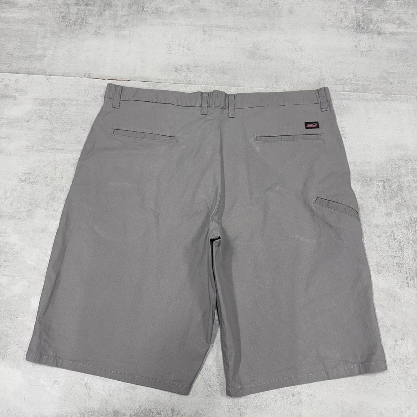 Baggy Dickies carpenter shorts W38