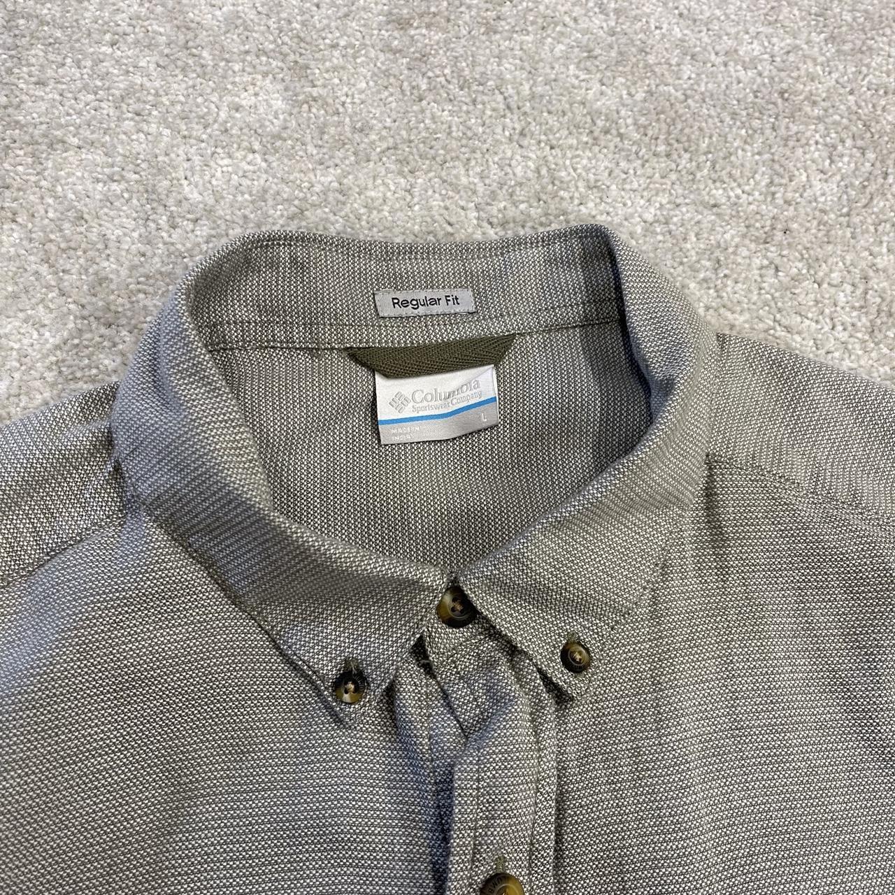 Columbia Y2K short sleeve shirt grey Festival style button down summer shirt