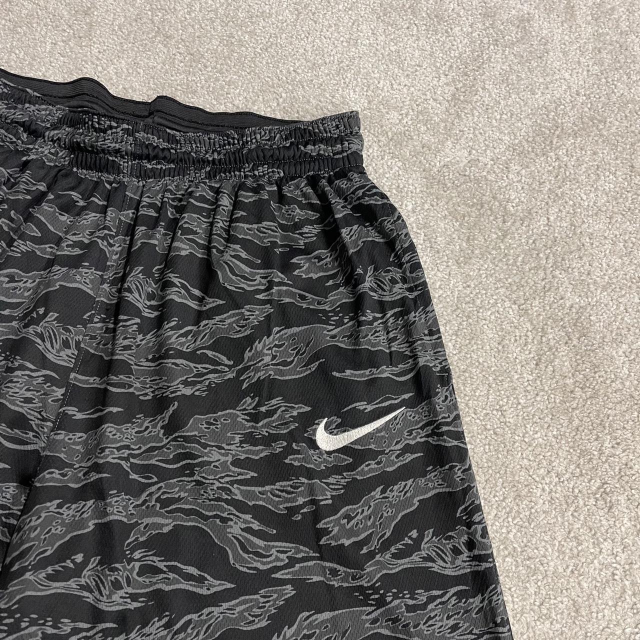 Nike sports shorts y2k loose black grey Patterned camo floaty summer gym shorts
