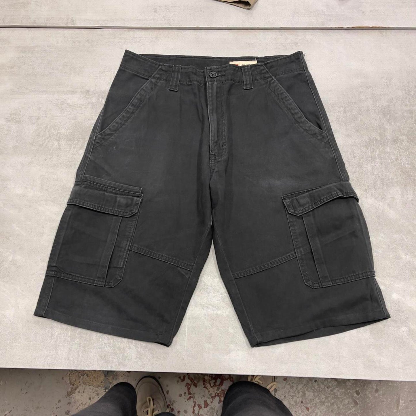 Mens black Wrangler cargo shorts W32