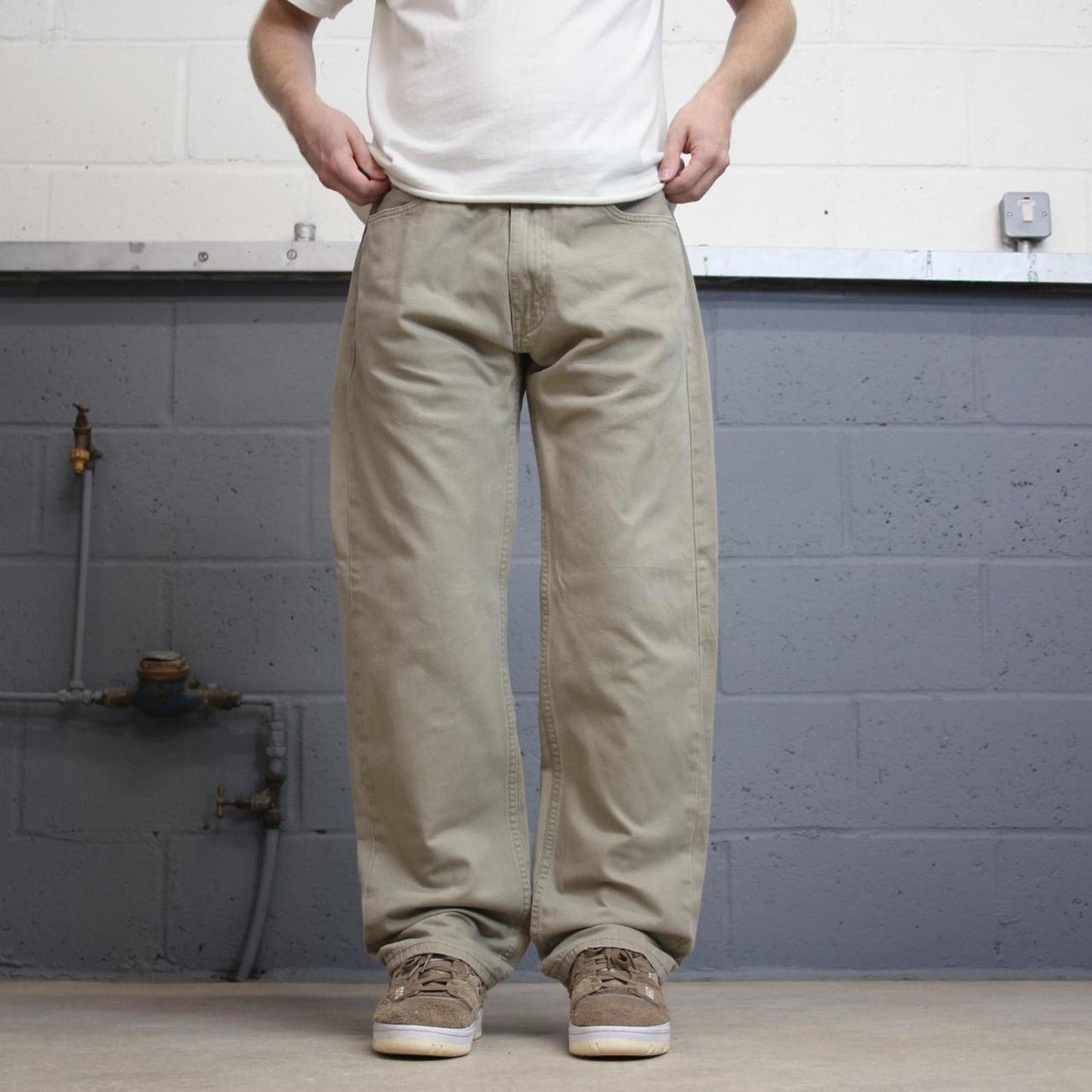 Beige Levis 505 jeans W36L32 loose straight leg y2k style pants white tab logo