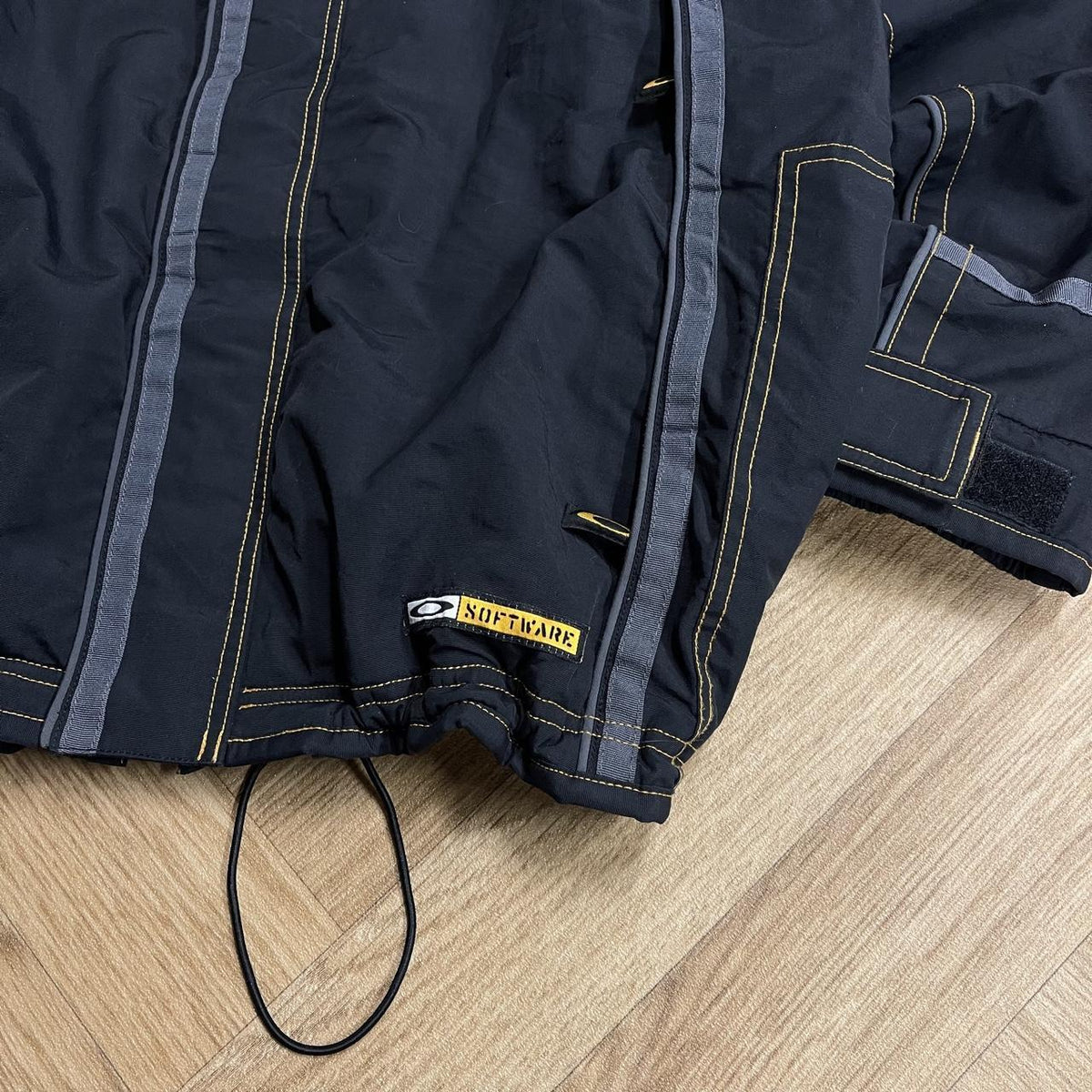 Oakley Software ski jacket y2k Men's snow boarding coat adjustable hooded technical jacket