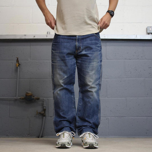 Vintage y2k Wrangler jeans W38L30 Faded blue denim skate style trousers