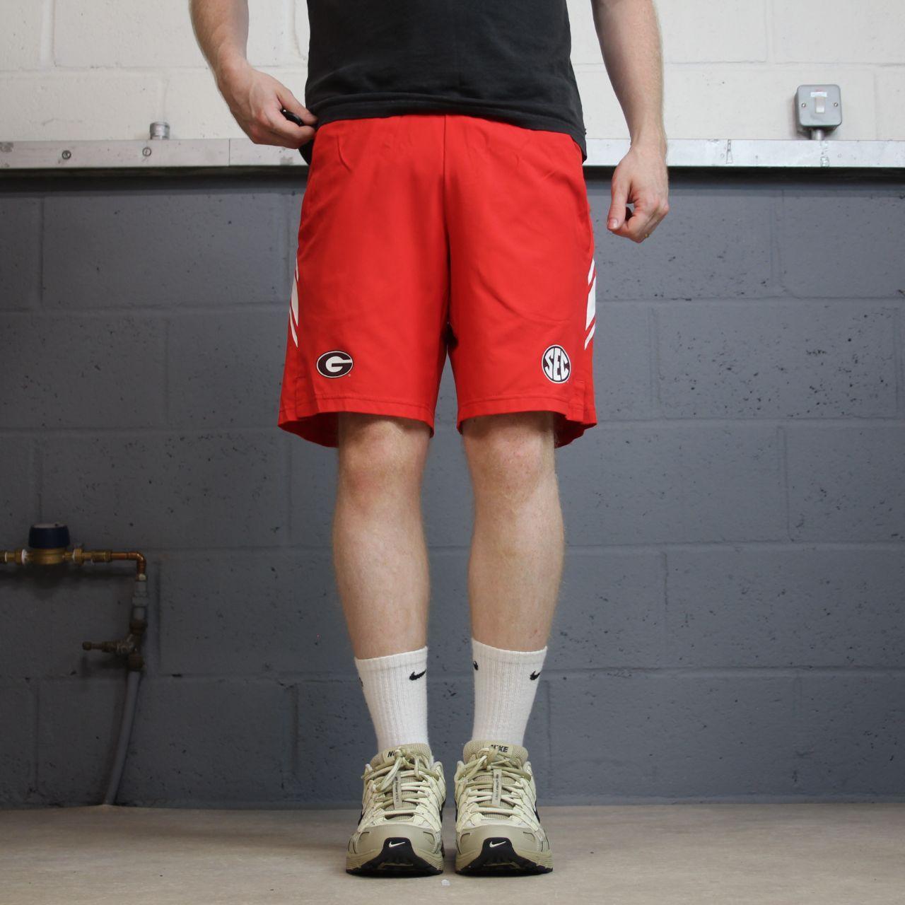 Nike sports shorts y2k black red Dri-Fit comfy floaty summer gym shorts