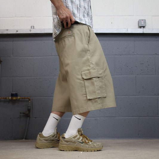 Dickies extra baggy cargo shorts chino khaki Skater / surf style shorts long wide leg festival